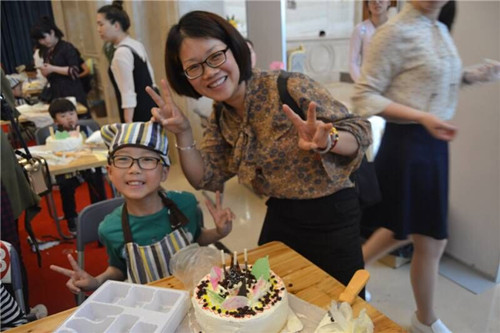 樂清天元廣場(chǎng)舉辦親子&ldquo;蛋糕DIY&rdquo;派對(duì)