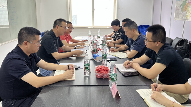 曾躍芳赴湖南、江西區(qū)域公司調研